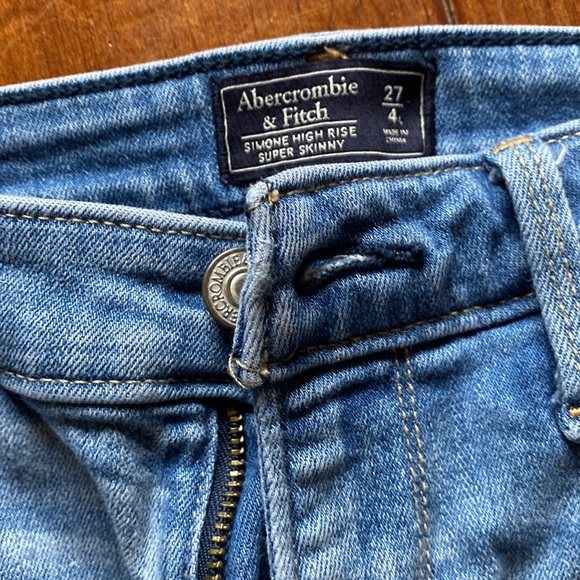 Abercrombie & Fitch Blue Jeans - Picture 2 of 8